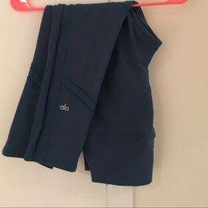 EUC Alo cropped yoga pants (Large)
